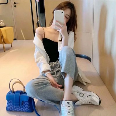 月亮中的亚马逊女人